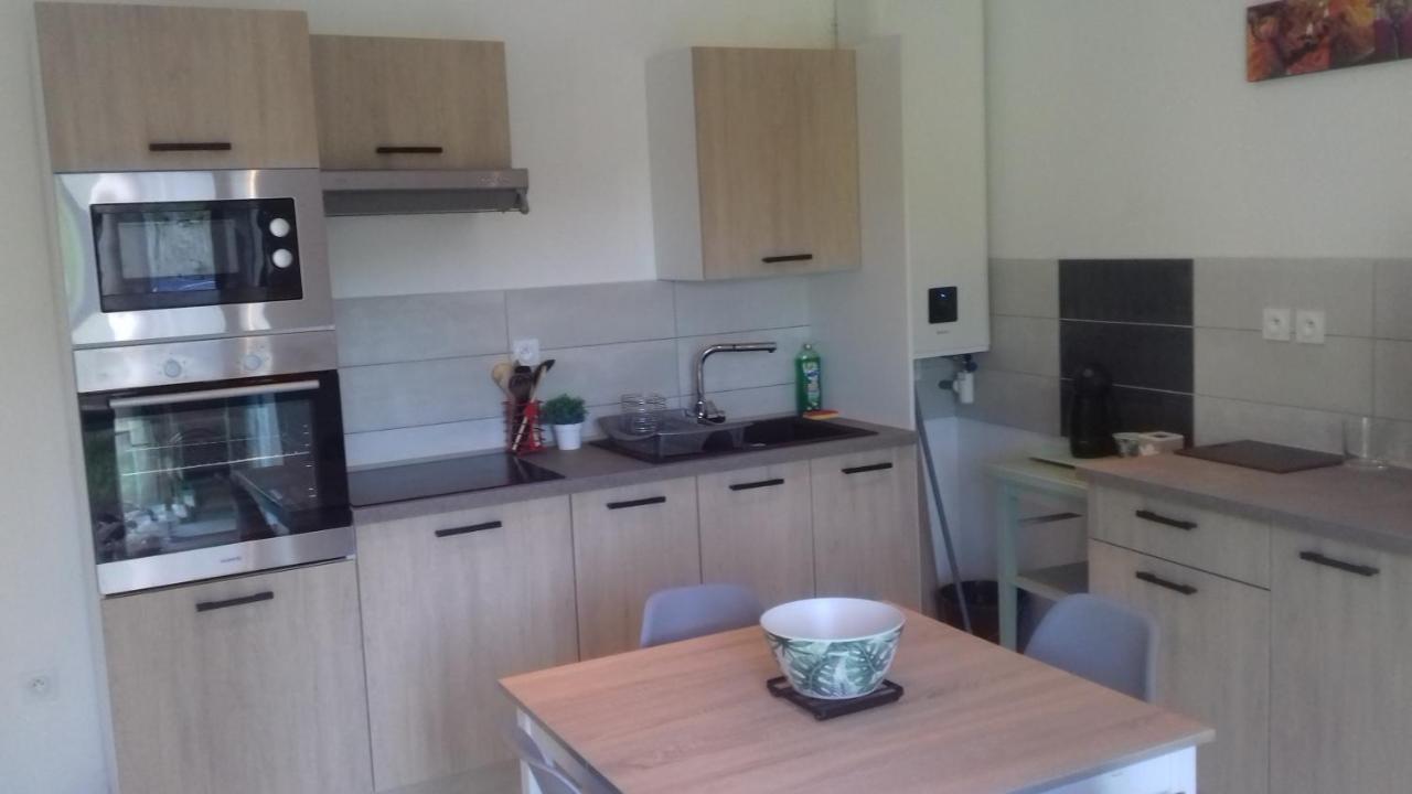 Gite 4 personnes au calme et tout confort Saint-Vallier  Extérieur photo